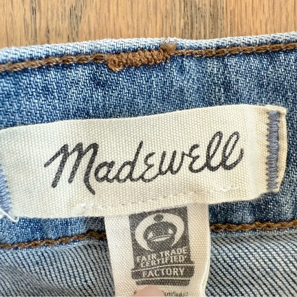 Madewell Women’s High Rise Patch Pockets Frayed Hem Denim Shorts Size 27 - Picture 3 of 8